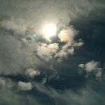 満月と彩雲